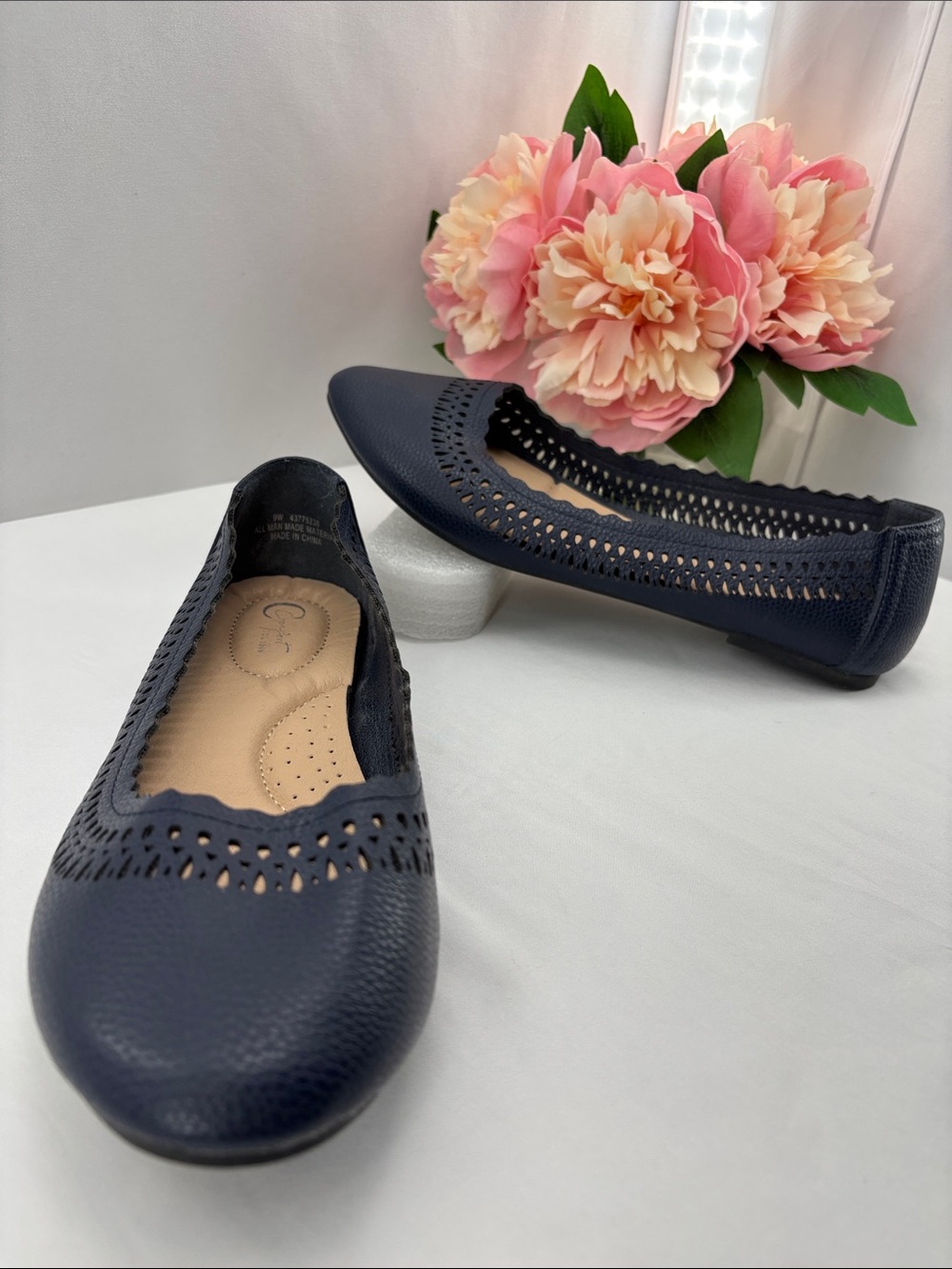 Comfort Women's 9W Navy Blue Perforated Ballet Flats #756